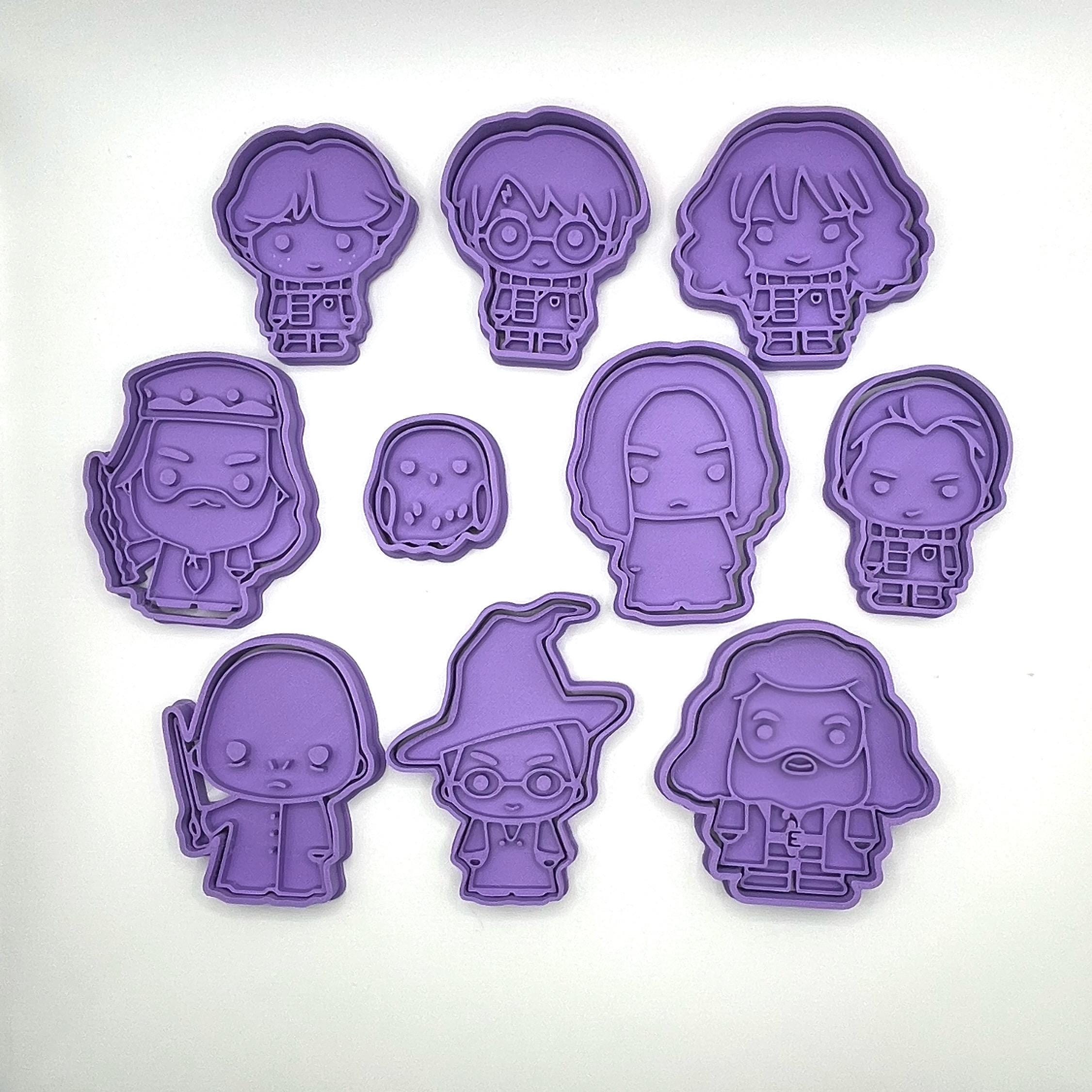 魔法使い学校のクッキー型＆フォンダン型抜き｜持ち手付き魔法キャラクターベーキングセット