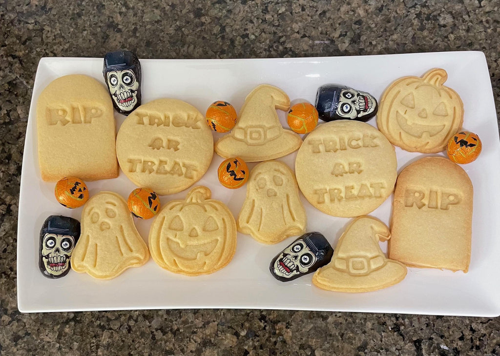 Halloween Cookie Cutters & Fondant Embossers | 5 Piece Set With Handles