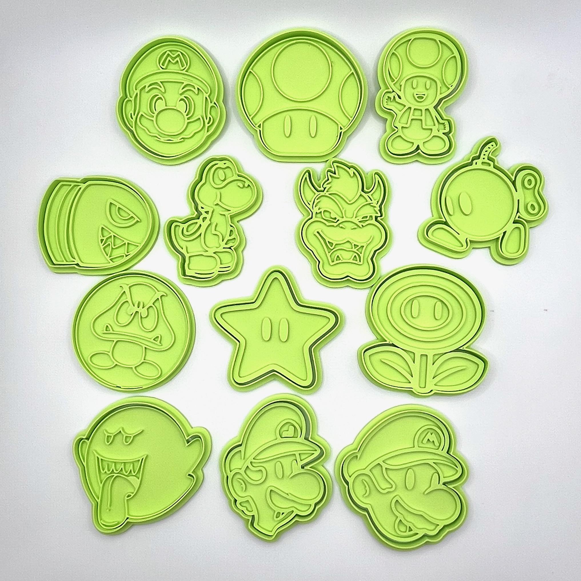 レトロゲームキャラクターの誕生日クッキー型 – 持ち手付きスーパー配管工パーティー用フォンダンスタンプ