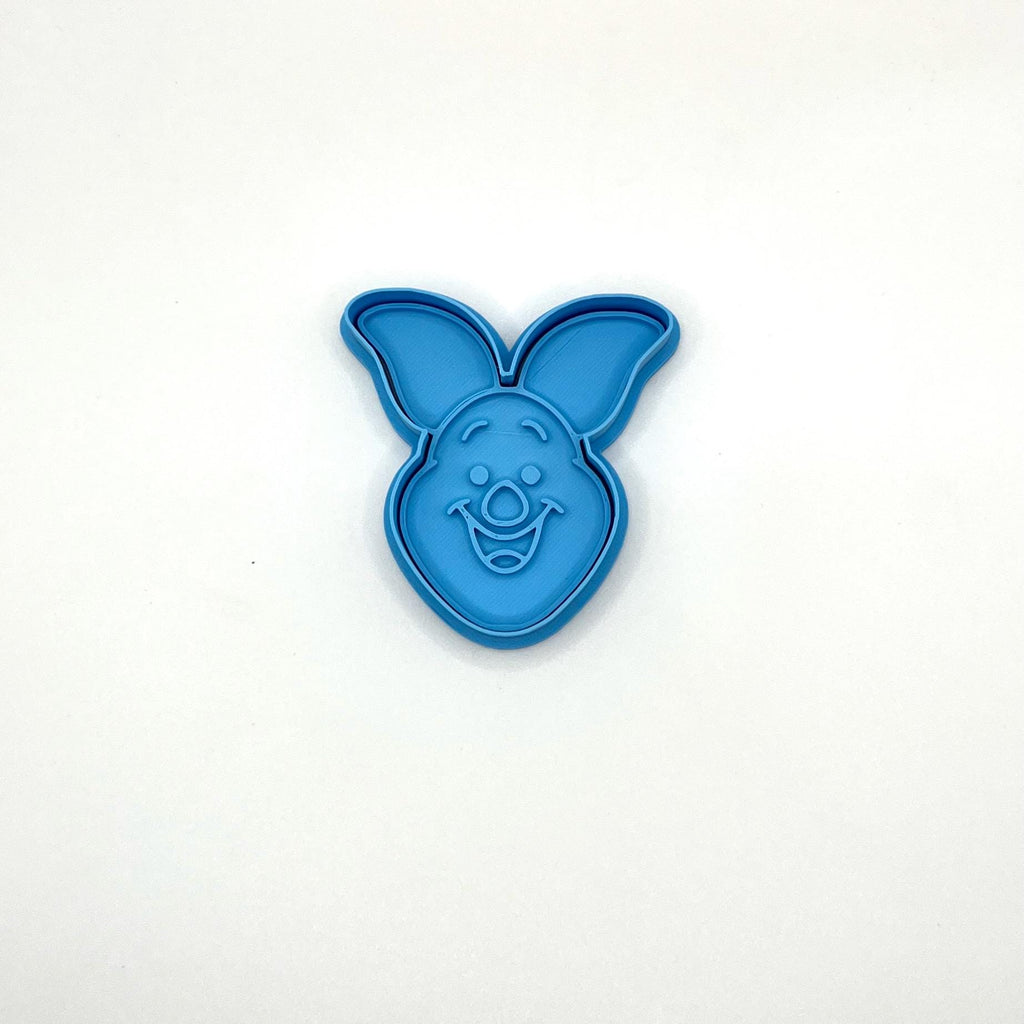 ハニーベア＆フレンズのバースデークッキー型とフォンダンスタンプのコンプリートセット – 持ち手付きストーリーブックパーティーセット