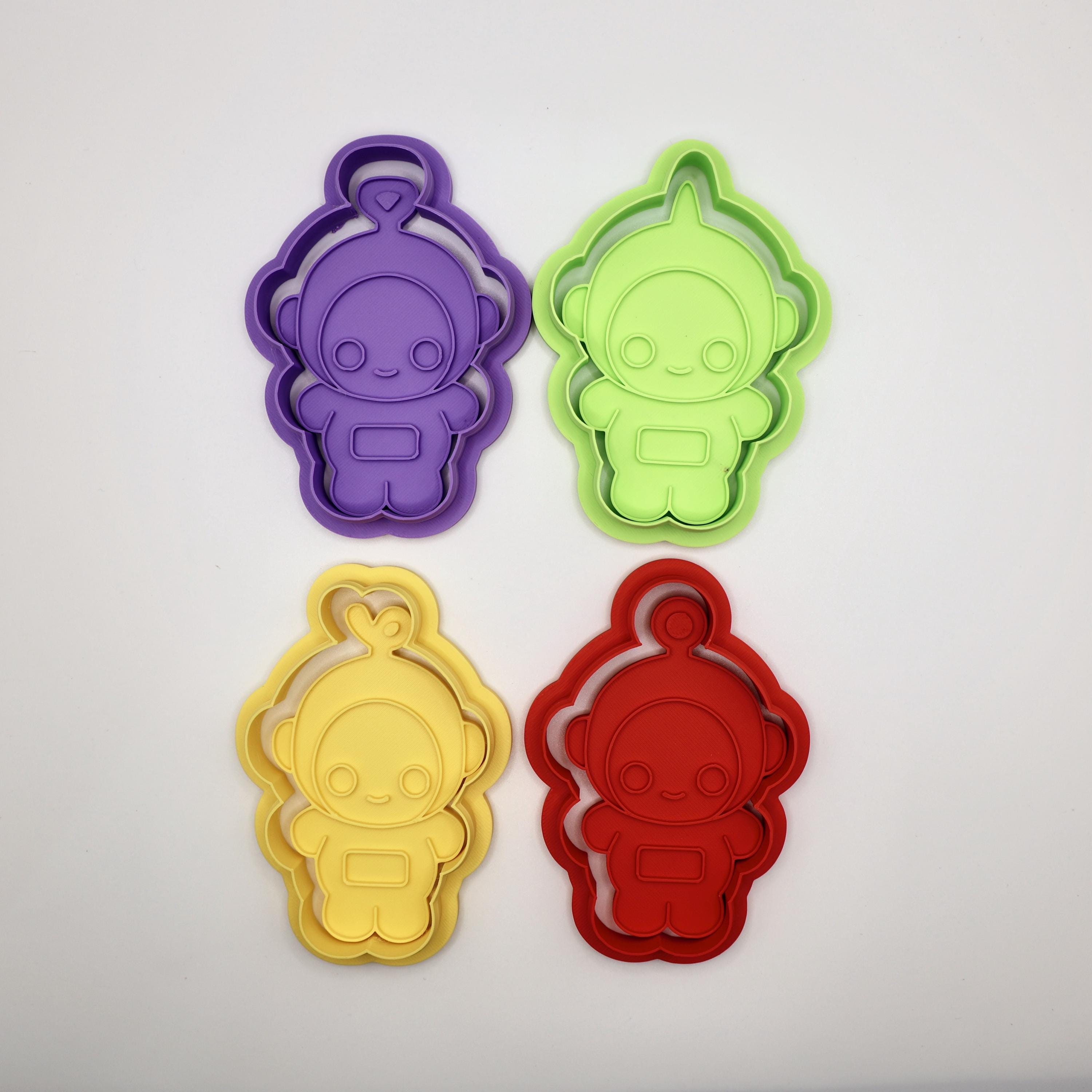 カラフルなTVフレンズのクッキー型＆フォンダン型抜き｜持ち手付き4点セット
