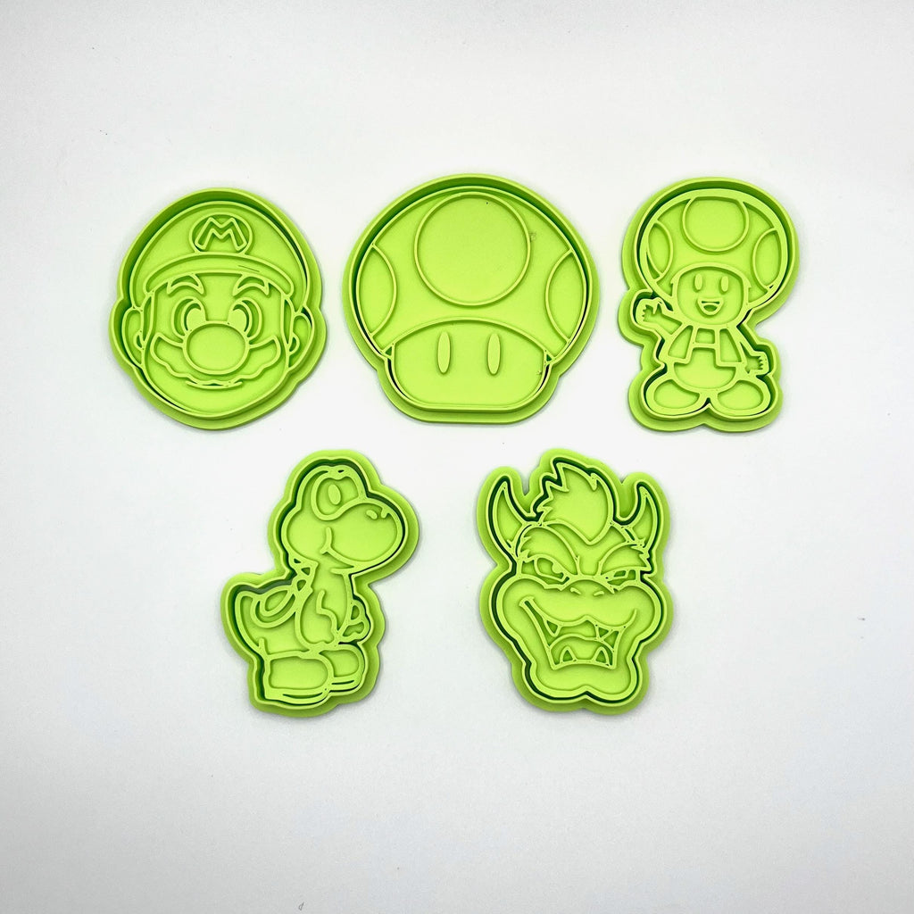 レトロゲームキャラクターの誕生日クッキー型 – 持ち手付きスーパー配管工パーティー用フォンダンスタンプ